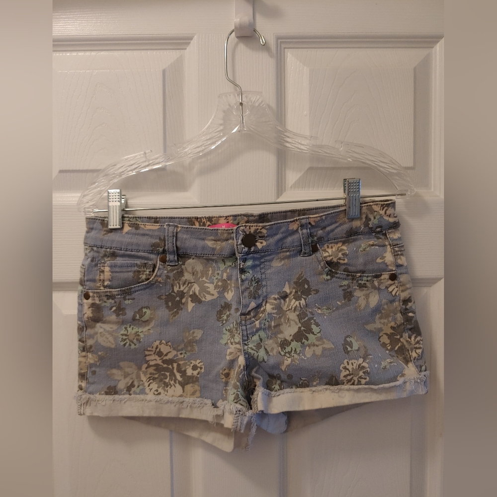 Tinseltown floral jean shorts Size 9 (Juniors)